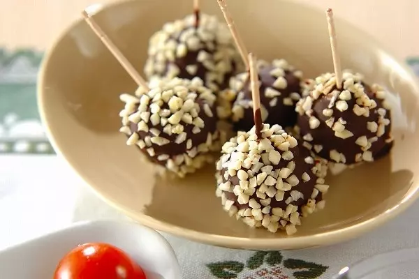 チョコアーモンドボール