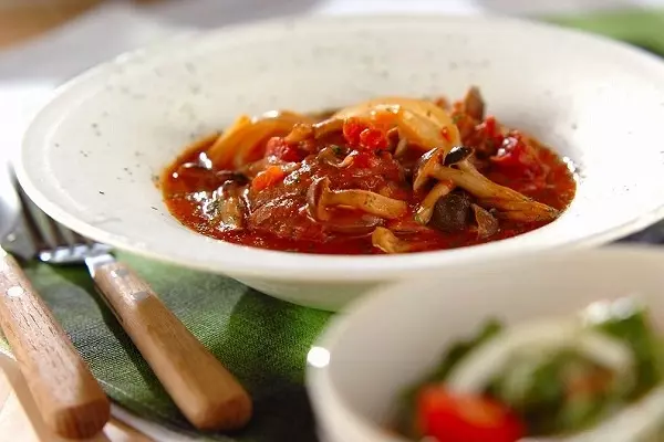 チキンと野菜のトマト煮込み