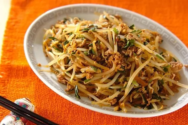 モヤシと豚肉のザーサイ炒め