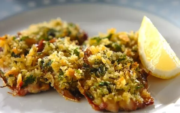 まるでカフェのメニューのよう、ハーブの香りが広がる「イワシの香草パン粉焼き」