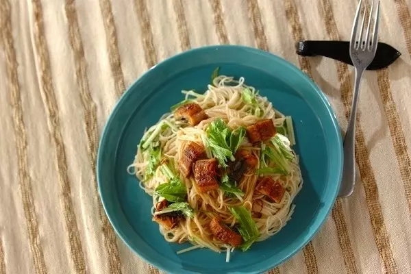 ウナギの素麺ペペロンチーノ