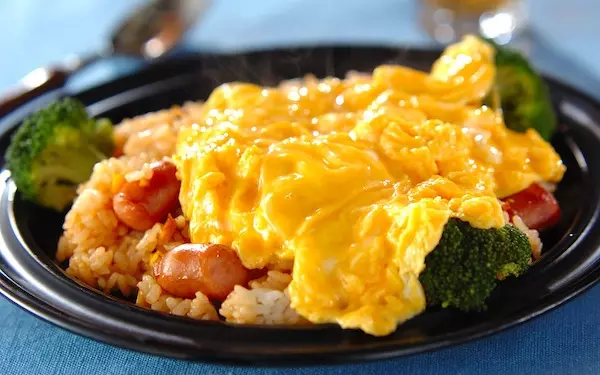 卵で包むよりも簡単に作れる！　とろとろ卵の「オムライス」