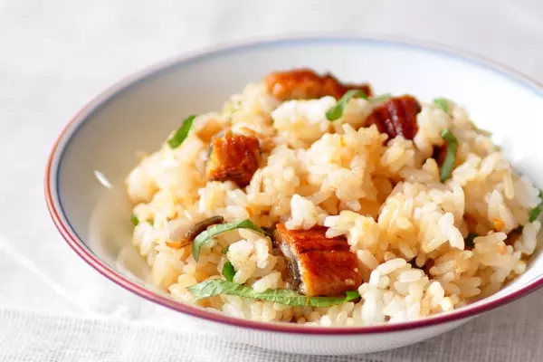 ウナギと梅干しの混ぜご飯