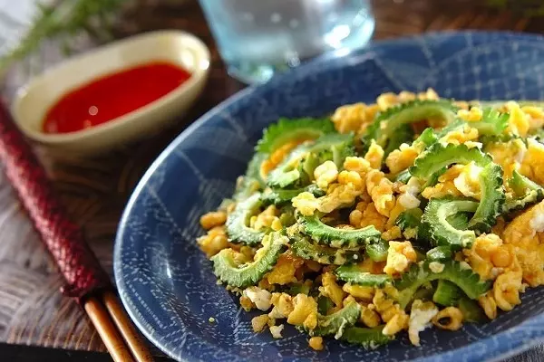 ゴーヤと天かすの卵炒め