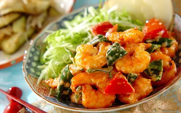 ピーマンの食感がアクセント、みんな大好き「エビのオーロラソース」