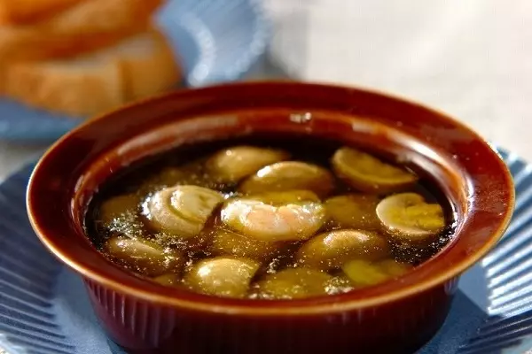 エビとマッシュルームのアヒージョ