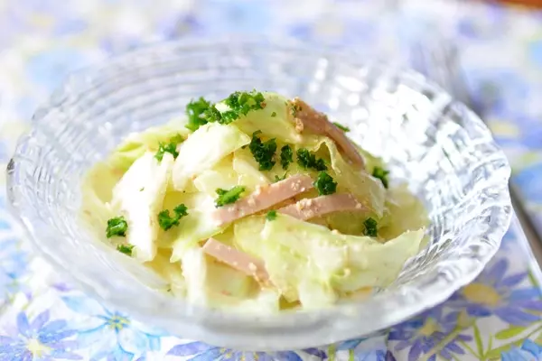 わさびマヨネーズを使ったキャベツのサラダ