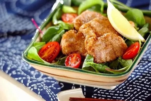 豚ヒレ肉の竜田揚げ丼