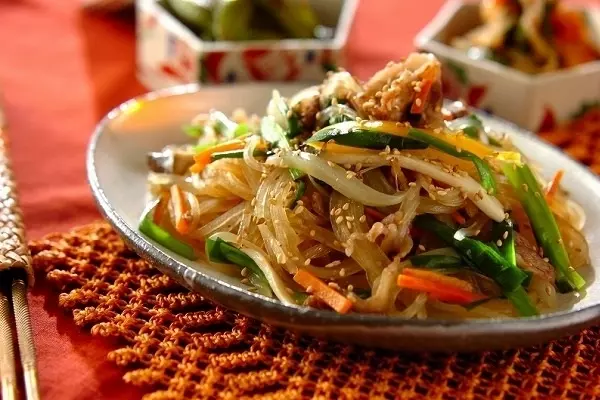 焼き肉のタレで簡単！野菜たっぷりチャプチェ by 近藤 瞳さん