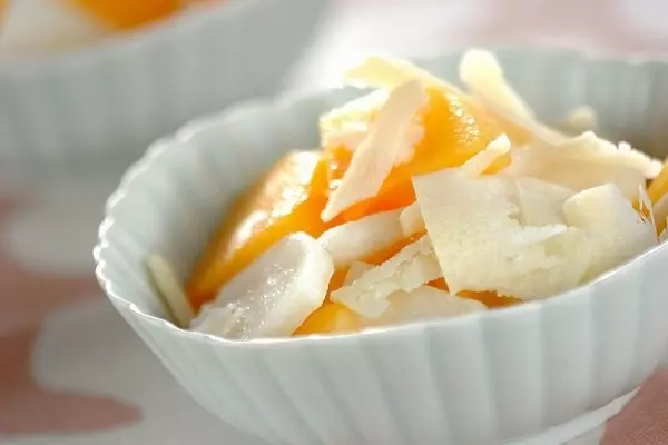 柿とカブのサラダ