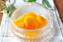 味覚の秋がやってきました。食べ物がおいしい秋、ついついお酒が進んでしまうという方も多いでしょう。<br />そこで役立つ果物があります。<br />それが、柿です。<br />「柿が赤くなると医者が青くなる」ということわざがあるほど、栄養価の高い果物が柿です。