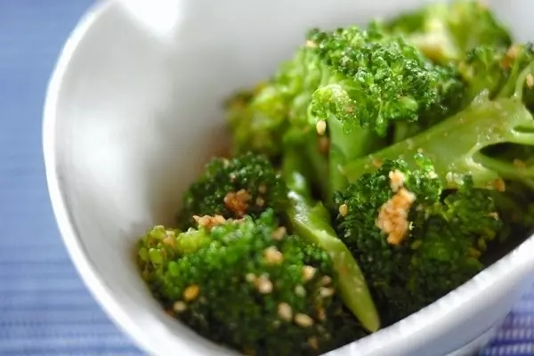 ブロッコリーのゴマ和え