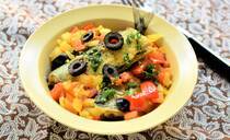 緊急事態宣言中、飲食店で酒類の提供が禁止され、外で飲酒する機会は少なくなりましたね。しかし、オンラインの普及により「リモート飲み会」が一般的に。また、夜に時間ができたからと、晩酌習慣のなかった人が、毎晩お酒を飲むようになるなど、自宅での飲酒が増えている傾向にあるようです。