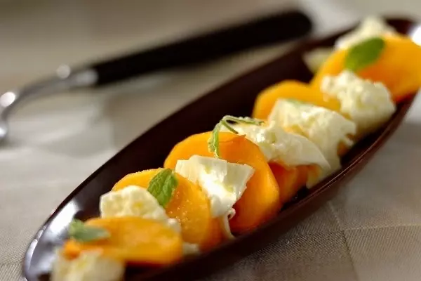 柿モッツァレラ