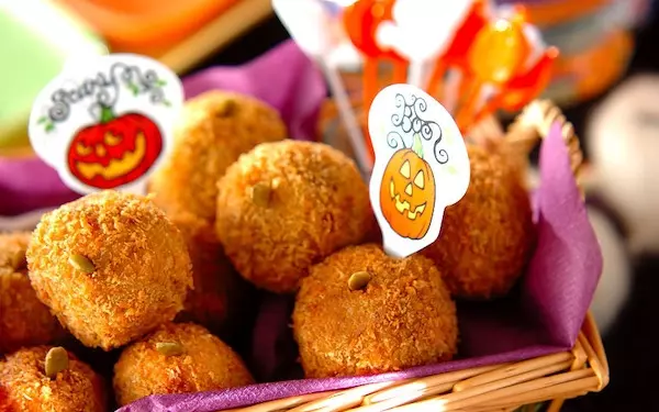 可愛くて美味しい、持ち寄りにもピッタリな「カボチャのコロッケ」