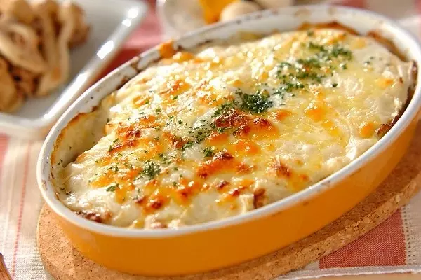 キャベツとひき肉のミルフィーユグラタン