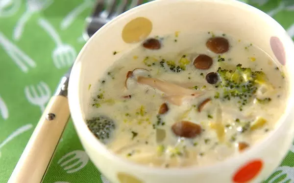 【調理時間：15分】やさしい味わいで、心身ともに癒される「ブロッコリーとシメジのスープ」