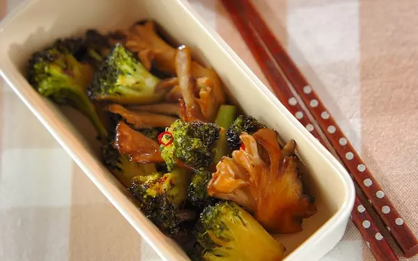 【調理時間：15分】一度食べるとやみつきになる、ピリ辛な「ブロッコリーのきんぴら」