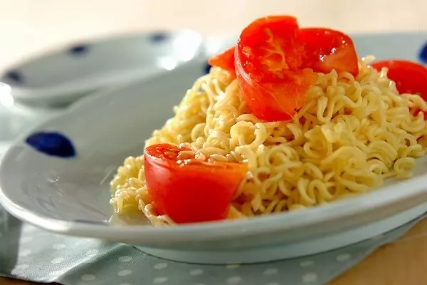 コストコでもカルディでも袋麺ブーム炸裂中 チキンラーメン And 辛ラーメン 袋麺 アレンジ E レシピ 料理のプロが作る簡単レシピ 1 1ページ