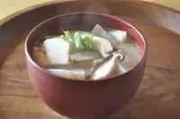 自炊の機会が減りがちな12月、野菜不足解消に「具だくさん！みそけんちん汁」