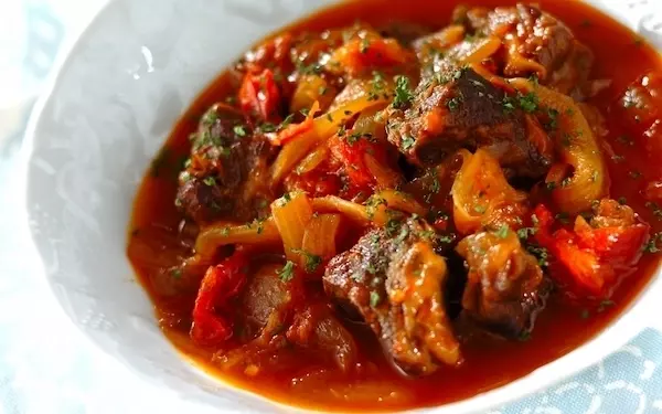 実際の調理時間は15分！　トロトロ柔らかなお肉がたまらない「牛スネ肉の煮込み」