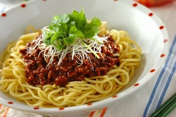 簡単肉味噌で！ジャージャー麺