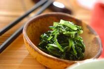 12月に入りいよいよ本格的に寒くなってきましたね。<br />お鍋のシーズンの到来と共に、八百屋さんやスーパーには、今が旬の春菊が並び始めました。<br />そして、今年は家庭菜園をはじめた方も多いせいか、春菊の消費方法に注目が集まっています。