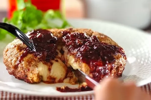 丸ごとカマンベールハンバーグ