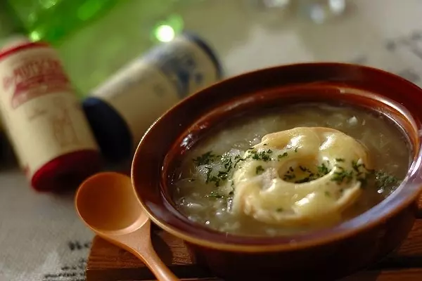 お麩でオニオングラタンスープ