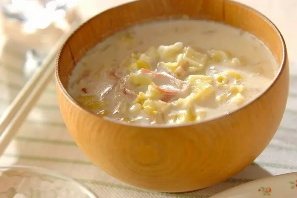 牛乳を大量消費 キャベツたっぷりのスープ