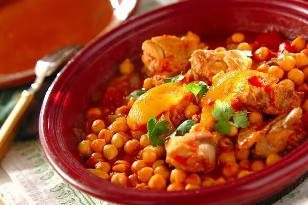 モロッコ風チキンのタジン