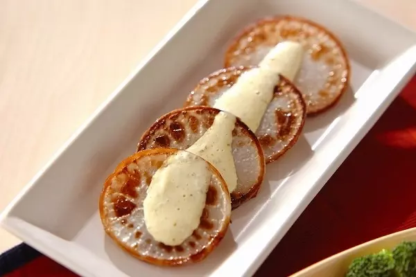 焼きカブのユズマヨソースがけ