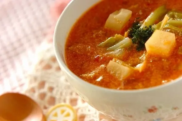 春野菜のトマトクリームスープ