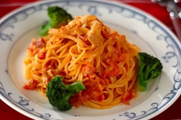 ツナのトマトクリームパスタ　