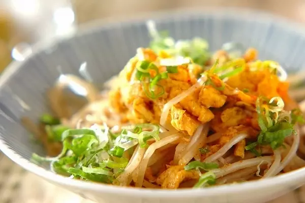 簡単激ウマ!もやしとふんわり卵のにんにくマヨ炒め