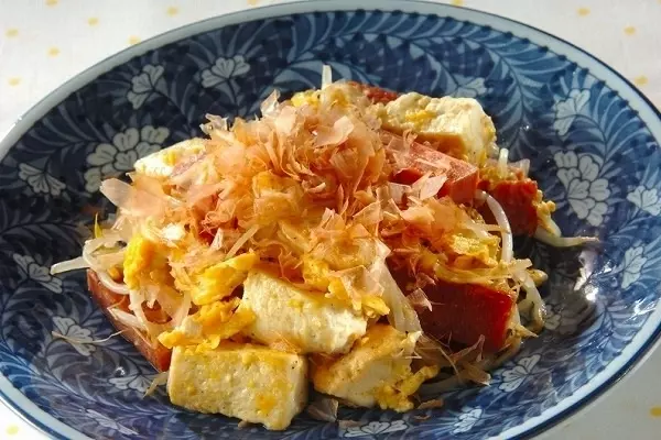 豆腐とモヤシのチャンプル