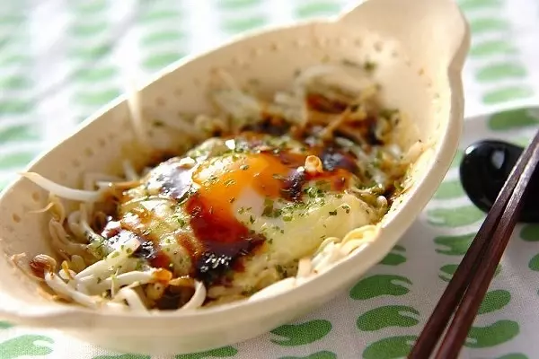 モヤシと卵のレンジ蒸し