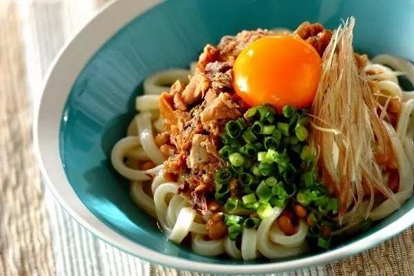 簡単！サバ缶と納豆のぶっかけうどん