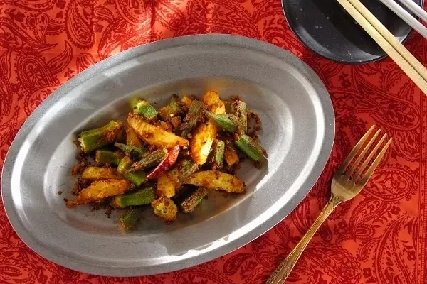 オクラとジャガイモのサブジ風