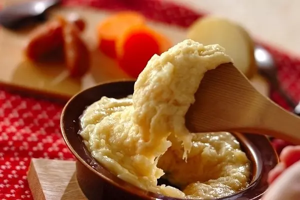 とろーりラクレットチーズとマッシュポテトのアリゴ