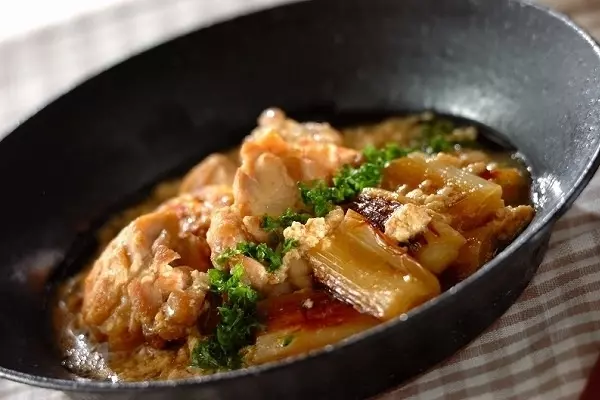 鶏肉と白ネギのみそクリーム煮