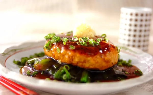 豆腐入りでヘルシー、ふんわりとした「あんかけ和風ハンバーグ」