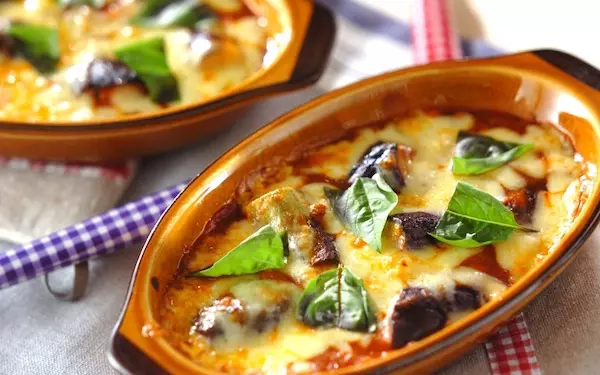 子どもから大好評! ミートソースで簡単に作れる「ナスグラタン」