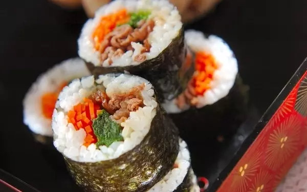 少量のお肉で作れる! まるでキンパのような「焼肉のり巻き」