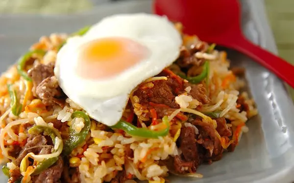 ビビンバのような味わい、甘辛くて美味しい「焼き肉チャーハン」