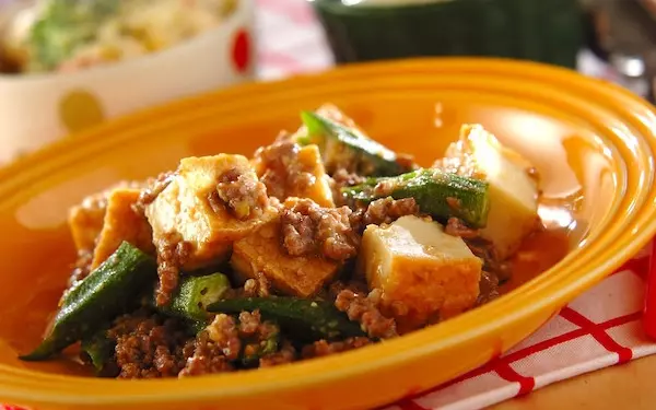 メインのおかずとして大活躍！　お箸が進む「厚揚げとひき肉の炒め物」