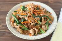 こんにちは！もあいかすみです。<br /><br />今回も仕事・家事・育児で毎日忙しい方におすすめな副菜いらずの一品大皿料理「働楽ごはん」をご紹介します。<br /><br />冷蔵庫にある食材で毎日の食事をもっとおいしく。そして簡単に調理ができて時短になるメニューです。ぜひお試しください♪<br /><--[IMAGE-002]-->