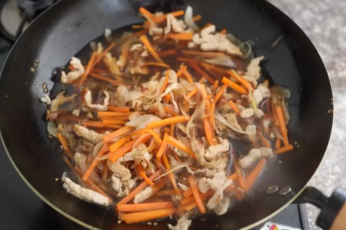 炒めて色が変わる