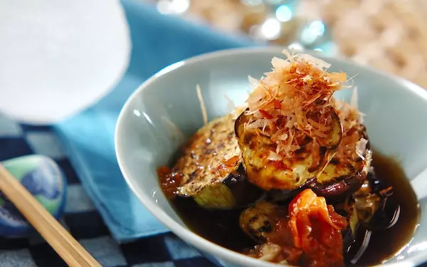 疲れているときにピッタリ！　梅の酸味が効いた「ナスのサッと梅浸し」