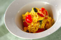 おしゃれに仕上げたい、かぼちゃサラダ。<strong>デリ風に</strong>作れば、食卓も華やかになりますね。<br />今回は、<strong>10分で作れちゃう基本のデリ風かぼちゃサラダの他、かぼちゃサラダのアレンジメニューなど人気レシピ25選</strong>を紹介します。